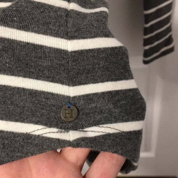 Grey and white striped turtle neck - Picture 2 of 3